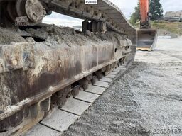 Doosan DX300 LC-5 excavator with digging bucket