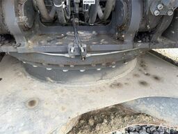 Doosan DX300 LC-5 excavator with digging bucket