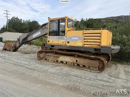 Volvo EC230B excavator with a digging bucket