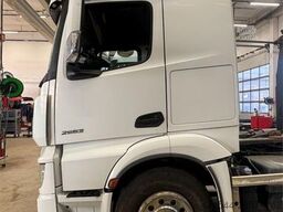 Mercedes-Benz Actros 2553 6x2 Hooklift Truck