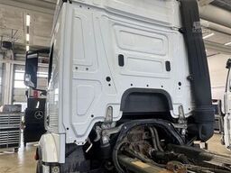 Mercedes-Benz Actros 2553 6x2 Hooklift Truck