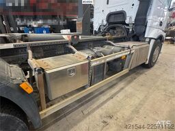 Mercedes-Benz Actros 2553 6x2 Hooklift Truck