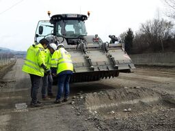Valtra mit FAE S394 mit MTM