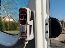 MERCEDES-BENZ Sprinter 314 BlueTEC 9Sitze Motor baut Druck auf