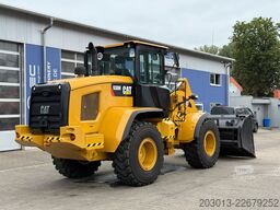 CATERPILLAR 930M Radlader mit Schaufel 2.090 BTH