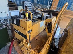 Caterpillar CB-214B Vibratory Roller