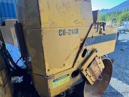 Caterpillar CB-214B Vibratory Roller
