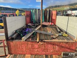 HRD Crane semitrailer.