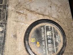 Hyundai Robex 210LC- 3H excavator. Replaced tracks 100 hou