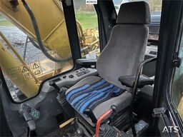 Komatsu PC240LC excavator. WATCH VIDEO.