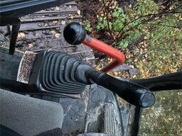 Komatsu PC240LC excavator. WATCH VIDEO.