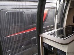 BÜRSTNER Lineo C 550 Tageszulassung / Schlafdach, Automat