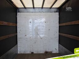 IVECO EUROCARGO 180-280 Planenaufbau, Ladebordwand