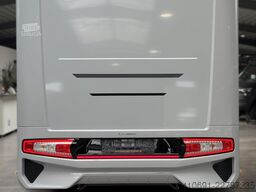 LMC Cruiser 740 EL Auto 18 360W Solar Lithium LED