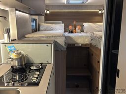 LMC Cruiser 740 EL Auto 18 360W Solar Lithium LED