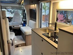 LMC Cruiser 740 EL Auto 18 360W Solar Lithium LED