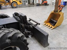 HITACHI ZX130W