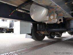 EKERI T3-A /SEITLICHE TÜREN /FALTWAND 2700 mm