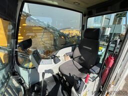 Liebherr R944C