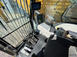 Liebherr R944C