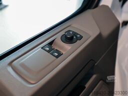 VW T7 Transporter Kastenwagen mit L-Trennwand AHK P