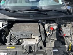 Peugeot 3008 Active 1.2 PureTech 130 *Sitzheizung* *Einparkhilfe hinten* *Licht- und Regensensor*