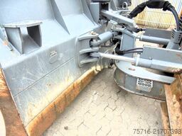 Liebherr PR 716 LGP Ripper + Leica