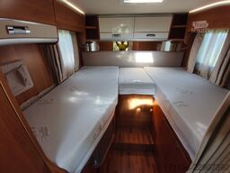 LAIKA Ecovip 329, Längsbetten/Hubbett