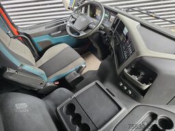 Volvo FM 330 / PORTAAL / ABSETZKIPPER