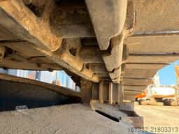 Komatsu PC228USLC-8