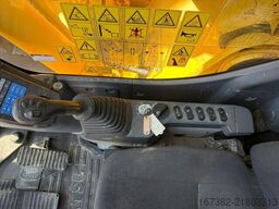 Komatsu PC228USLC-8