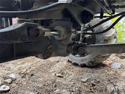 Atlas 1304 w/ 1 backhoe bucket Low Hours!