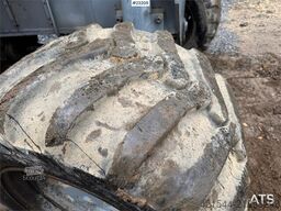 Atlas 1304 w/ 1 backhoe bucket Low Hours!