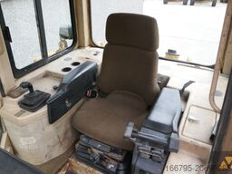 Caterpillar D6M LGP