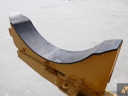 Caterpillar D8T Pipe carrier