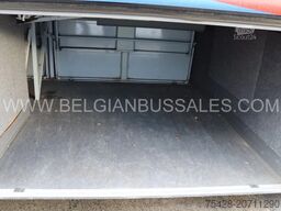 Van Hool T 915 Acron / Liftwagen