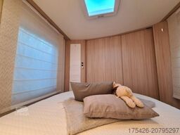 BÜRSTNER Lyseo TD 734 *Queensbett*Solar*CP+*TV*F-Träger*