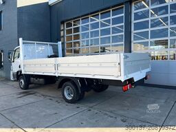 Mercedes-Benz Accelo 915 4x2 Flatbed with dropsides