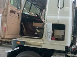 International Harvester COF4070B