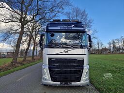 Volvo FH 540 Jong gebrukt 7 paards plus living pop-ot...