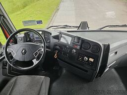 RENAULT T 520