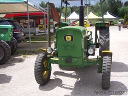 John Deere 920 mit Mähbalken
