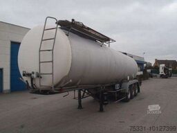INSULATED ADR FL + AT CLASS 3 + 9 hazardous tank
