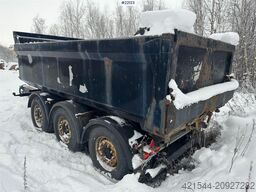 Maur triple-axle trailer