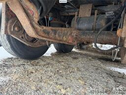 Maur triple-axle trailer