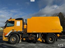 Volvo FM9 4x2 sweeper truck w/ Beam sweeper S7000 superc