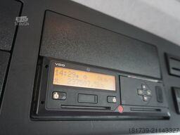 Mercedes-Benz Arocs 2633 flatbed truck / Crane FASSI