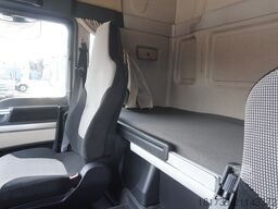 MAN TGS 35.420 8×2 / Chassis 6.4 m