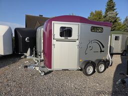 Cheval Liberté Touring Country 2,6t berry Sattelschrank