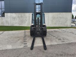 Manitou MC 30-4